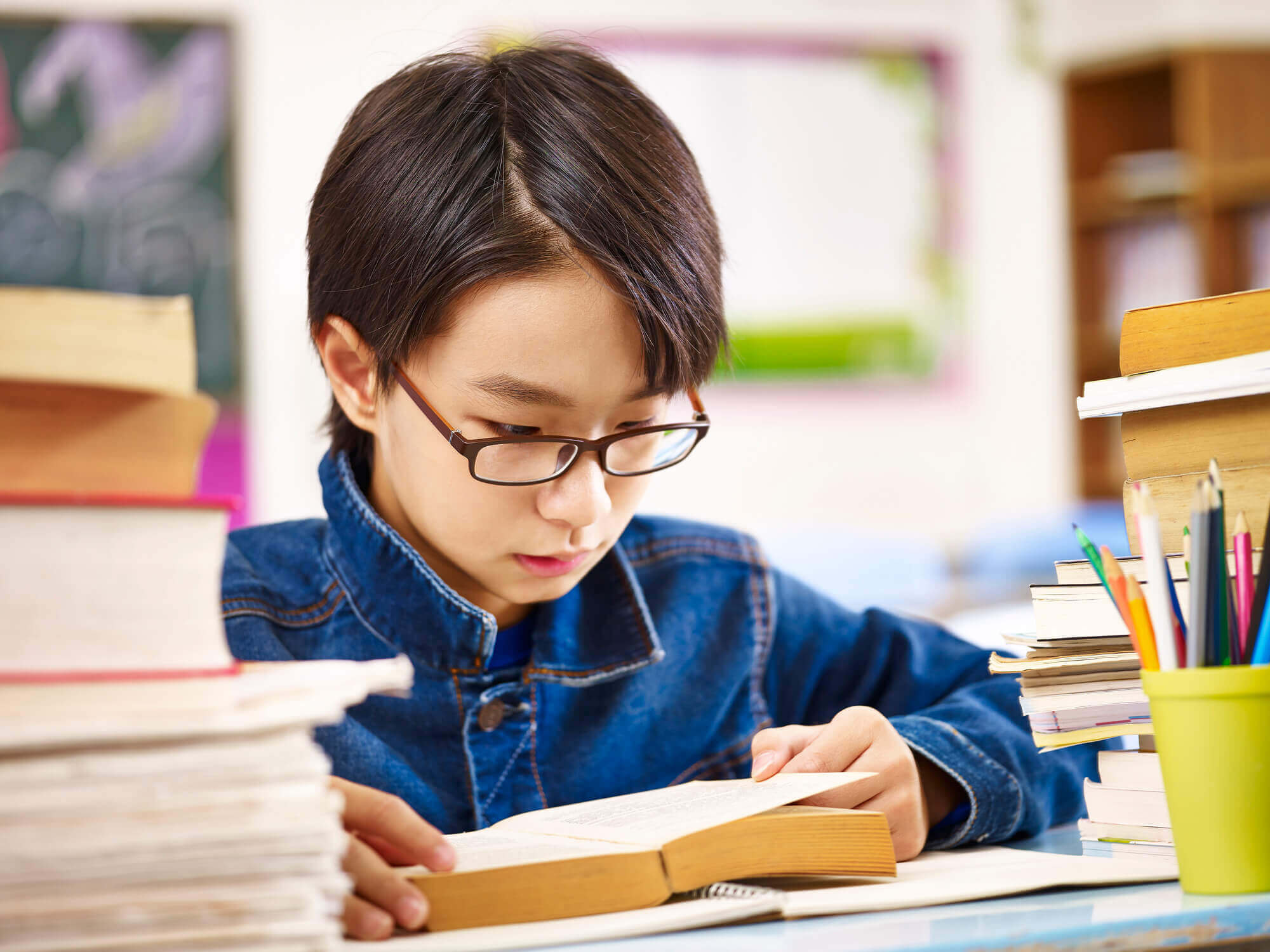 How English Tuition Can Improve Reading Comprehension and Writing Confidence